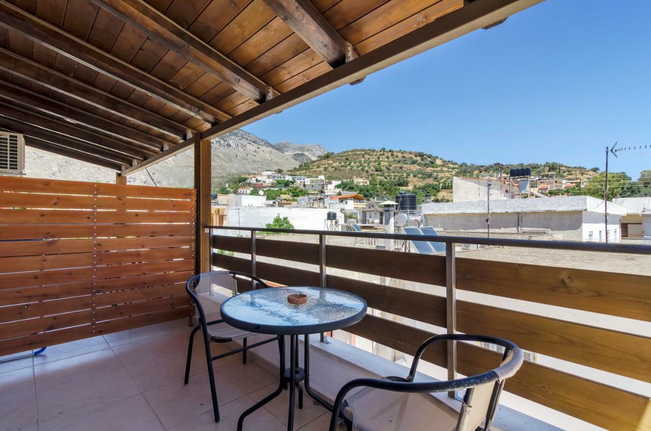 Zaros Hotel Bagian luar foto