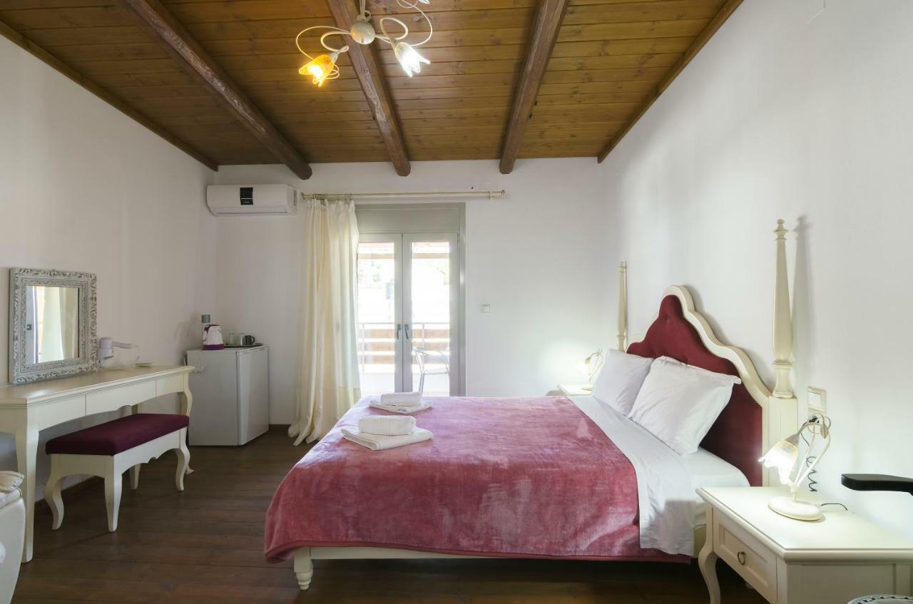 Zaros Hotel Bagian luar foto