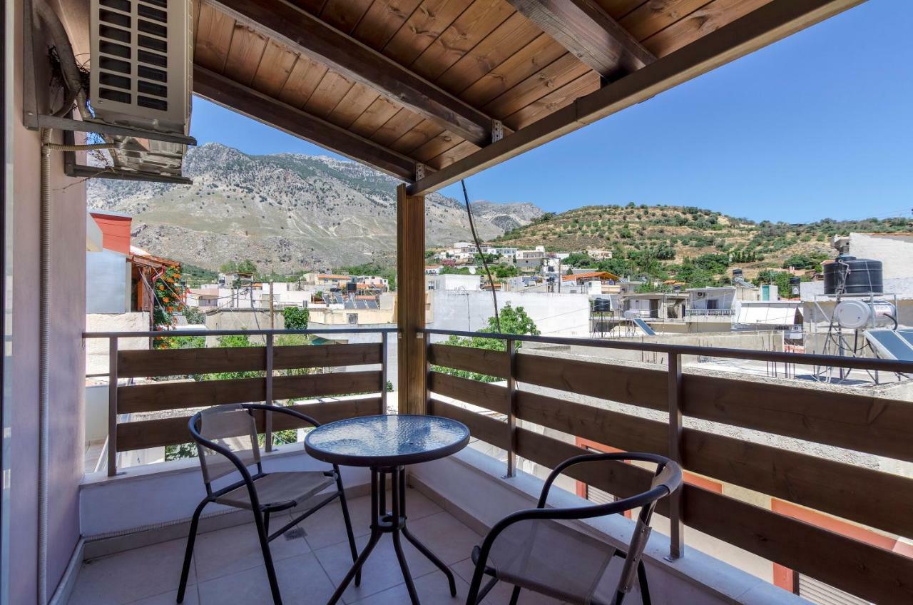 Zaros Hotel Bagian luar foto